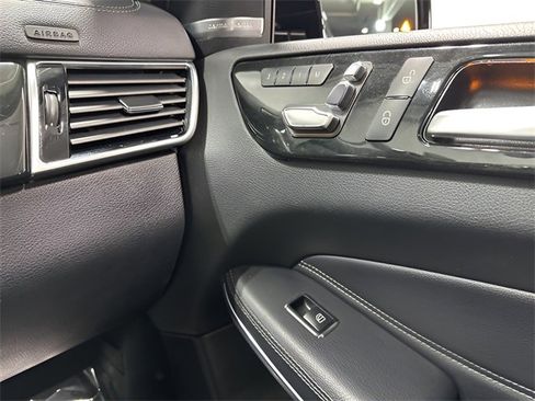 Used 2018 Mercedes-Benz GLS 550 4MATIC image 34