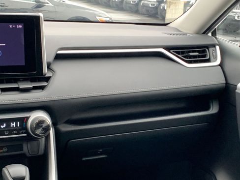 Used 2025 Toyota RAV4 LE image 34