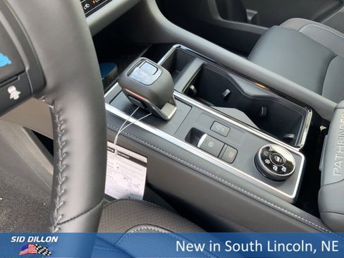 New 2026 Nissan Pathfinder SL image 8