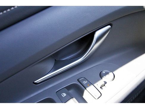 Used 2025 Hyundai Elantra SEL FWD image 21