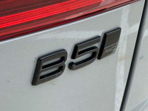 New 2026 Volvo XC60 B5 Ultra w/ Protection Package Premier AWD/4WD image 8