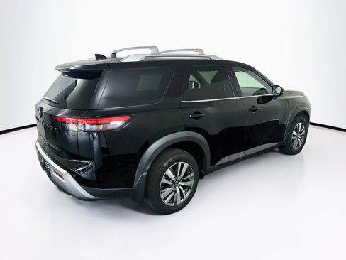 Used 2023 Nissan Pathfinder SL w/ Black Appearance Package FWD image 9