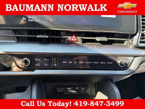 Used 2025 Kia Sportage EX FWD image 35