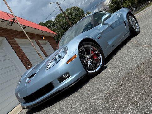 Used 2012 Chevrolet Corvette Z06 w/ 2LZ Preferred Equipment Group image 4