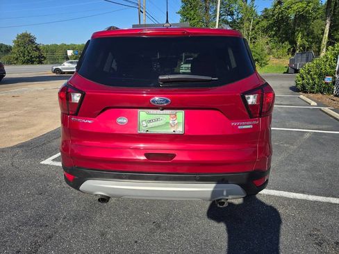Used 2019 Ford Escape Titanium FWD image 5
