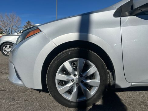 Used 2015 Toyota Corolla L image 10