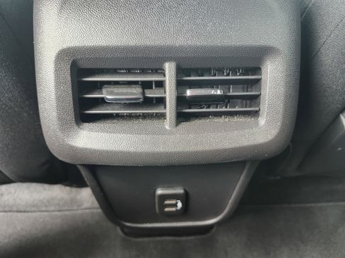 Used 2024 GMC Terrain SLE image 29