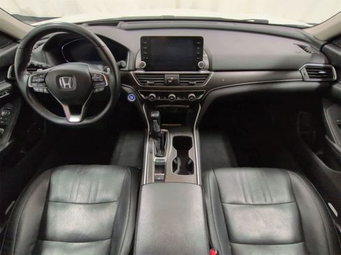 Used 2018 Honda Accord Touring image 16