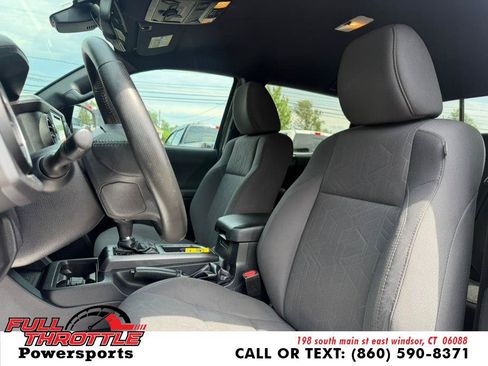 Used 2019 Toyota Tacoma TRD Off-Road AWD/4WD image 19
