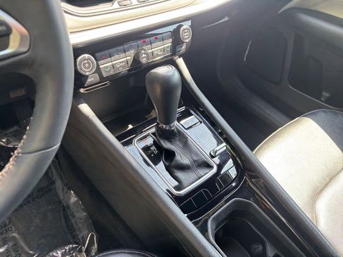 Used 2025 Jeep Compass Limited image 42