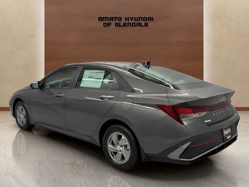 New 2026 Hyundai Elantra SE image 3