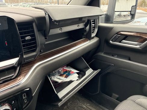 Used 2024 GMC Sierra 2500 SLE w/ SLE Value Package; image 28