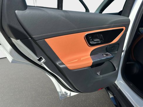 New 2026 Mercedes-Benz GLC 43 AMG AMG 43 4MATIC SUV image 11