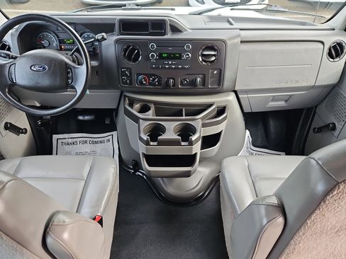 Used 2013 Ford E-150 and Econoline 150 XL image 30