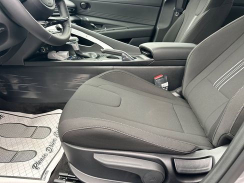 New 2025 Hyundai Elantra Sport image 9