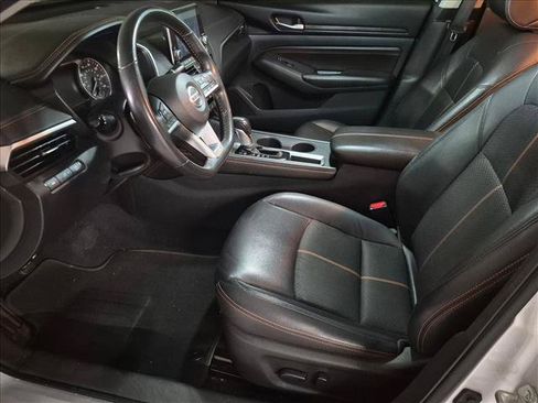 Used 2022 Nissan Altima 2.5 SR FWD image 12