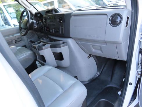 Used 2014 Ford E-150 and Econoline 150 RWD image 8