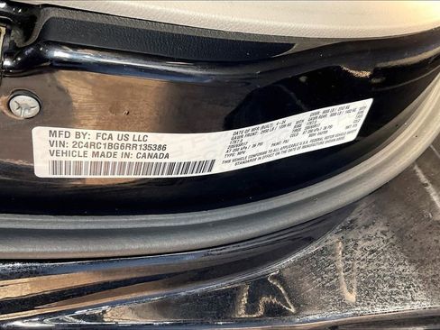Used 2024 Chrysler Pacifica Touring-L FWD image 37