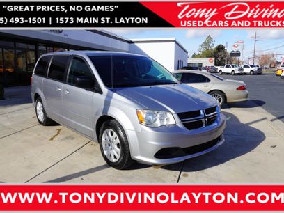 Used 2017 Dodge Grand Caravan SE w/ UConnect Hands-Free Group