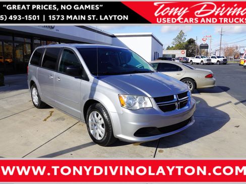 Used 2017 Dodge Grand Caravan SE w/ UConnect Hands-Free Group image 1