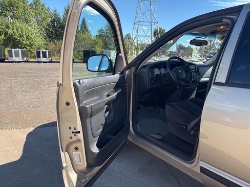 Used 2005 Dodge Ram 1500 Truck SLT image 11