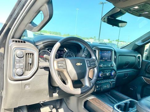 Used 2023 Chevrolet Silverado 2500 High Country w/ Technology Package AWD/4WD image 13