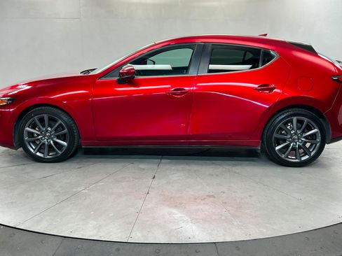 Used 2020 MAZDA MAZDA3 Hatchback w/ Preferred Package FWD image 2