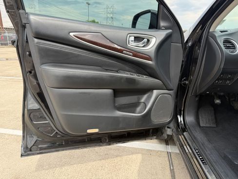 Used 2019 INFINITI QX60 Luxe w/ Sensory Package FWD image 17