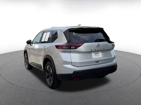 Used 2025 Nissan Rogue SV FWD image 10