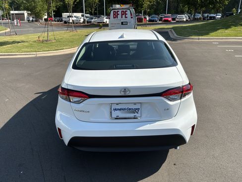 Used 2026 Toyota Corolla LE FWD image 9