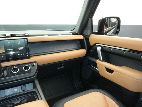 Used 2023 Land Rover Defender 110 X-Dynamic SE AWD/4WD image 30