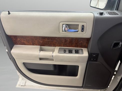Used 2012 Ford Flex Limited FWD image 25