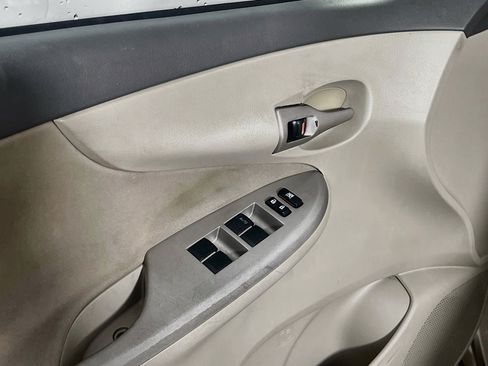 Used 2010 Toyota Corolla LE FWD image 17
