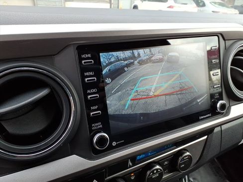 Certified 2022 Toyota Tacoma SR5 image 18