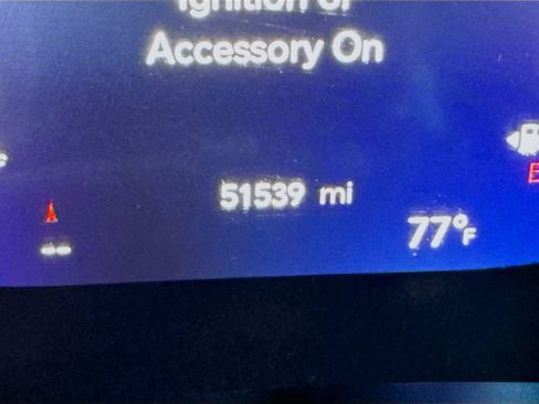 Used 2021 Chrysler Pacifica Limited w/ Uconnect Theater Family Group AWD/4WD image 4