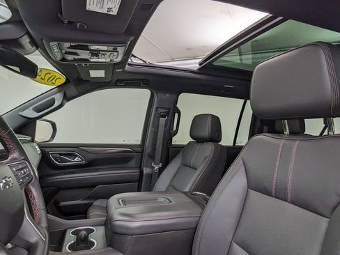 Used 2024 Chevrolet Suburban RST w/ Luxury Package AWD/4WD image 3