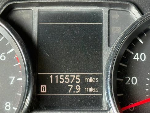 Used 2013 Nissan Rogue SV AWD/4WD image 10