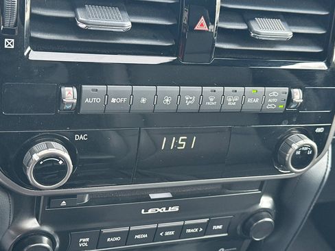 Used 2023 Lexus GX 460 Premium w/ Premium Package image 26