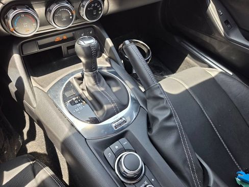 Used 2020 MAZDA MX-5 Miata Grand Touring RWD image 25