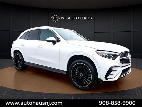 Used 2024 Mercedes-Benz GLC 300 4MATIC w/ AMG Line image 1