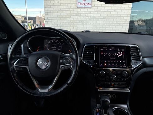 Used 2020 Jeep Grand Cherokee Altitude image 14