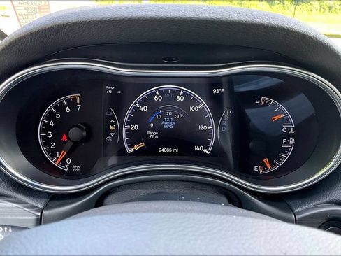 Used 2022 Jeep Grand Cherokee Limited AWD/4WD image 21