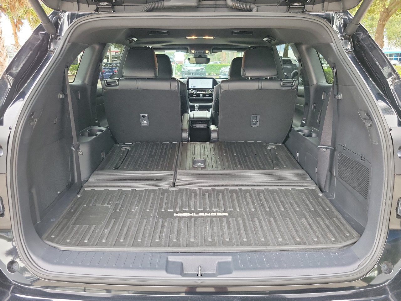 Used 2024 Toyota Highlander XSE AWD/4WD image 8