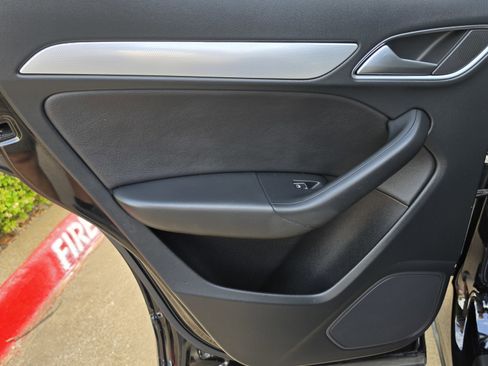 Used 2018 Audi Q3 2.0T Premium w/ Convenience Package image 24