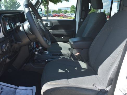 Used 2024 Jeep Wrangler Unlimited AWD/4WD image 14