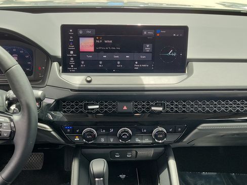 Used 2025 Honda Accord Touring image 19
