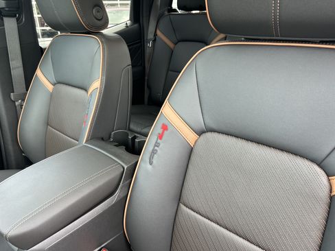 New 2026 GMC Canyon AT4 w/ Technology Plus Package AWD/4WD image 20