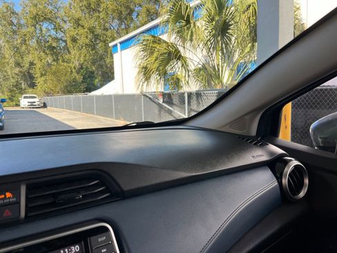 Used 2025 Nissan Versa SV image 35