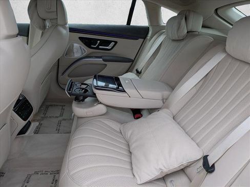 Certified 2022 Mercedes-Benz EQS 580 4MATIC Sedan image 19