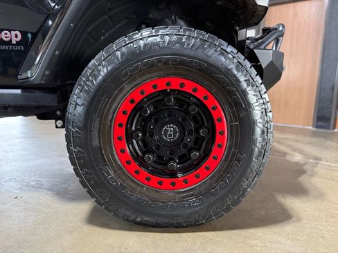 Used 2021 Jeep Gladiator Rubicon image 3